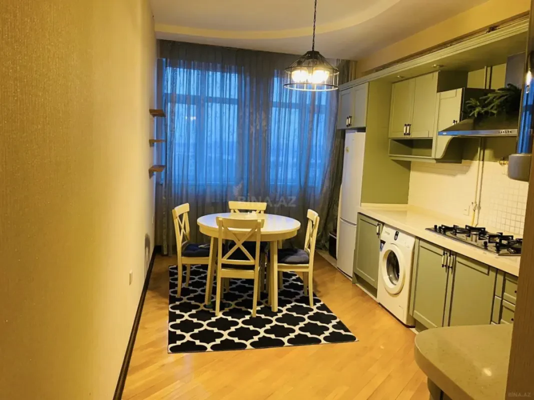 Kirayə verilir 2 otaqlı mənzil 70 m²