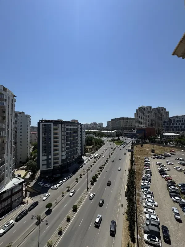 Satılır 4 otaqlı mənzil 150 m²