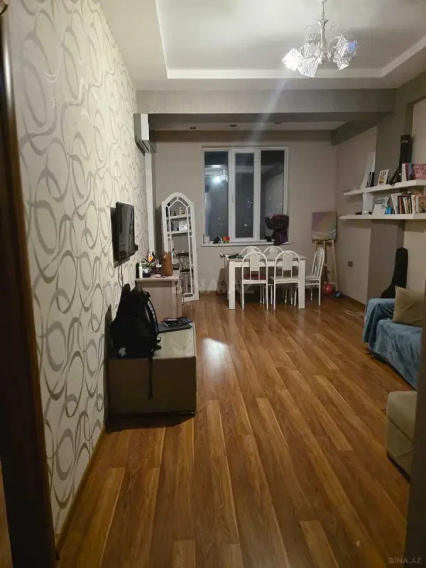 Kirayə verilir 2 otaqlı mənzil 86 m²