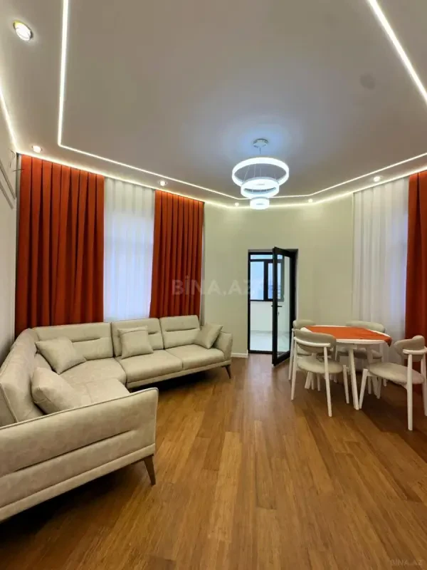 Satılır 2 otaqlı mənzil 76 m²