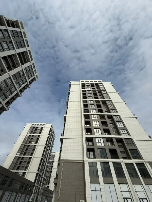 Satılır 2 otaqlı mənzil 79.3 m²