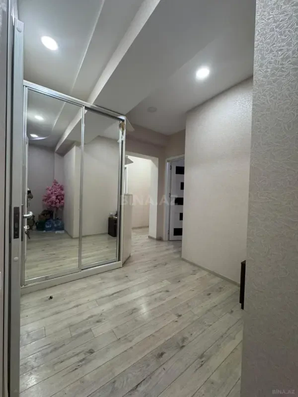 Satılır 2 otaqlı mənzil 70 m²