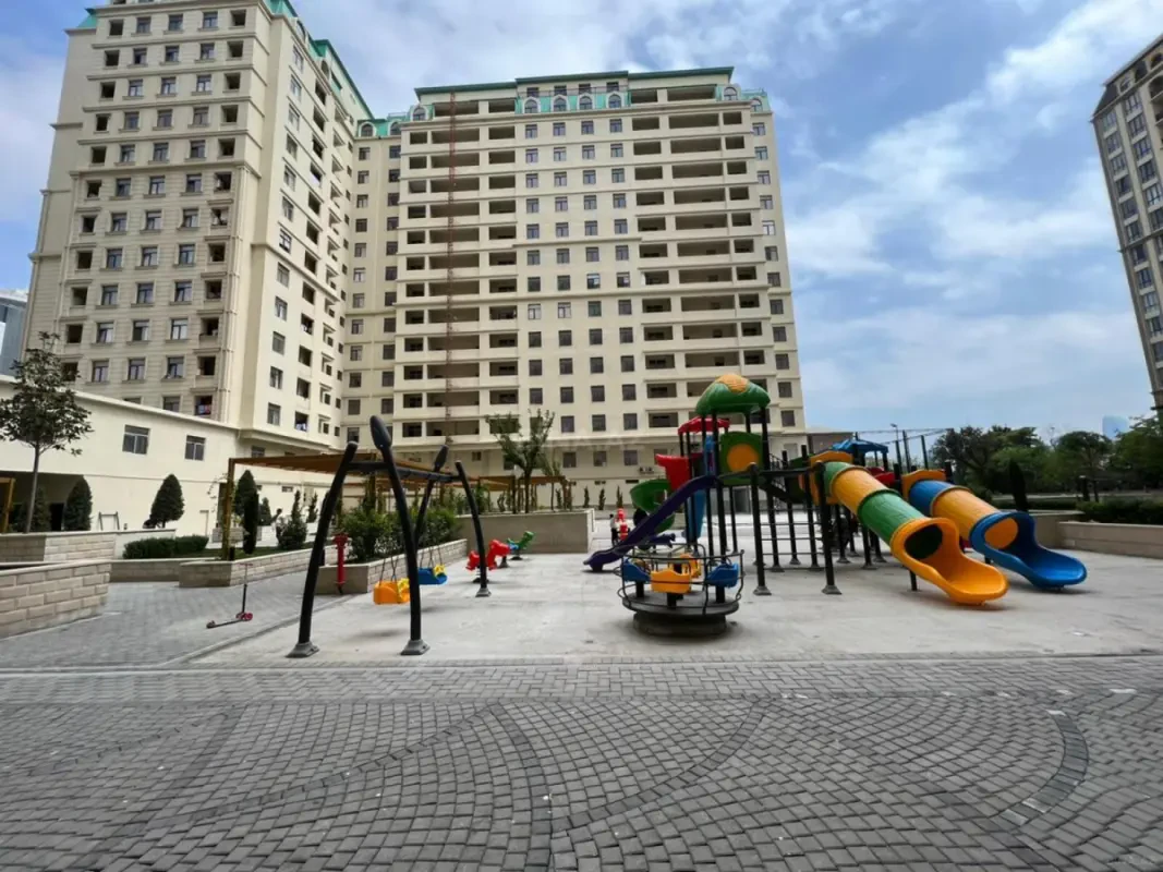 Satılır 3 otaqlı mənzil 83 m²