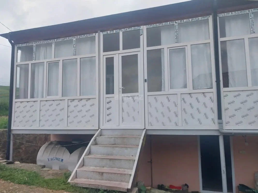 Satılır 8 otaqlı həyət evi 120 m²