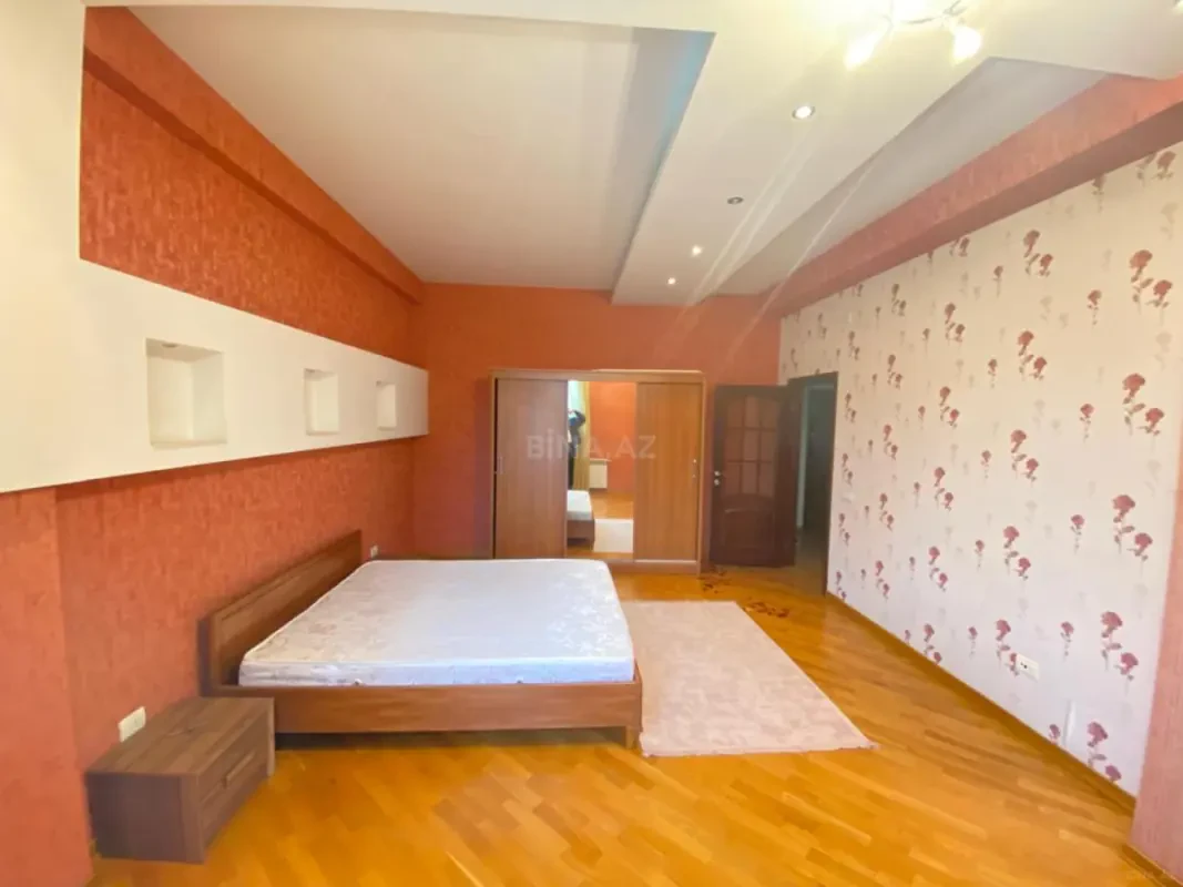 Kirayə verilir 2 otaqlı mənzil 85 m²