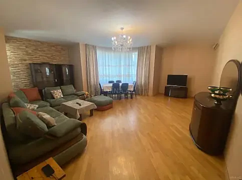 Kirayə verilir 3 otaqlı mənzil 150 m² — Bakı 3 otaq 150.00 m²