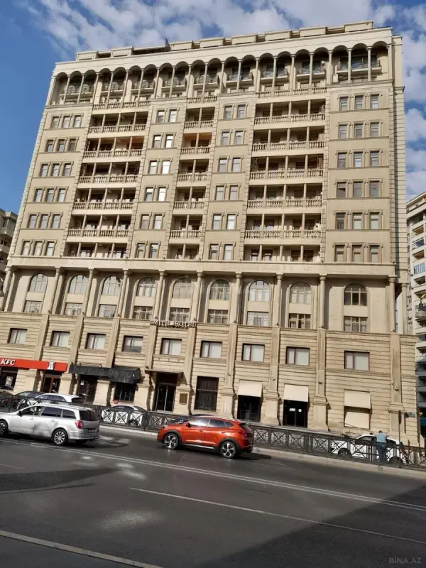 Kirayə verilir obyekt 732 m²
