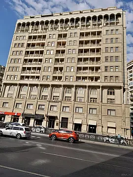 Kirayə verilir obyekt 732 m² — Bakı 732.00 m²