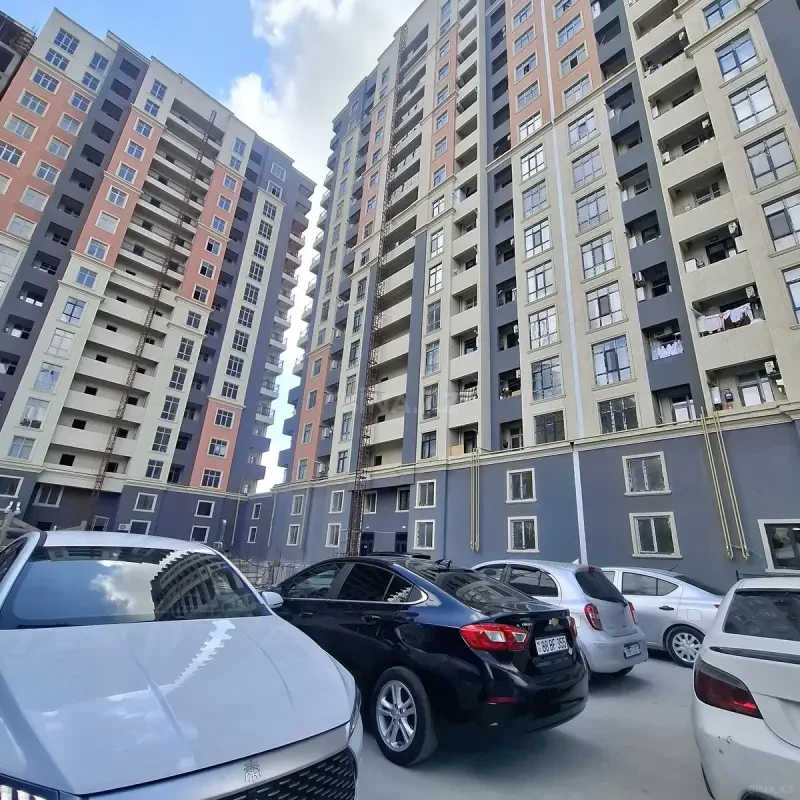 Satılır 2 otaqlı mənzil 49 m²