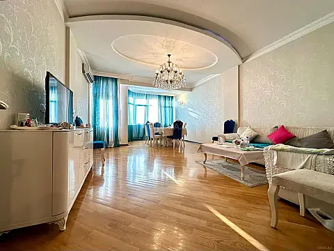 Satılır 3 otaqlı mənzil 117 m² — Bakı 3 otaq 117.00 m²