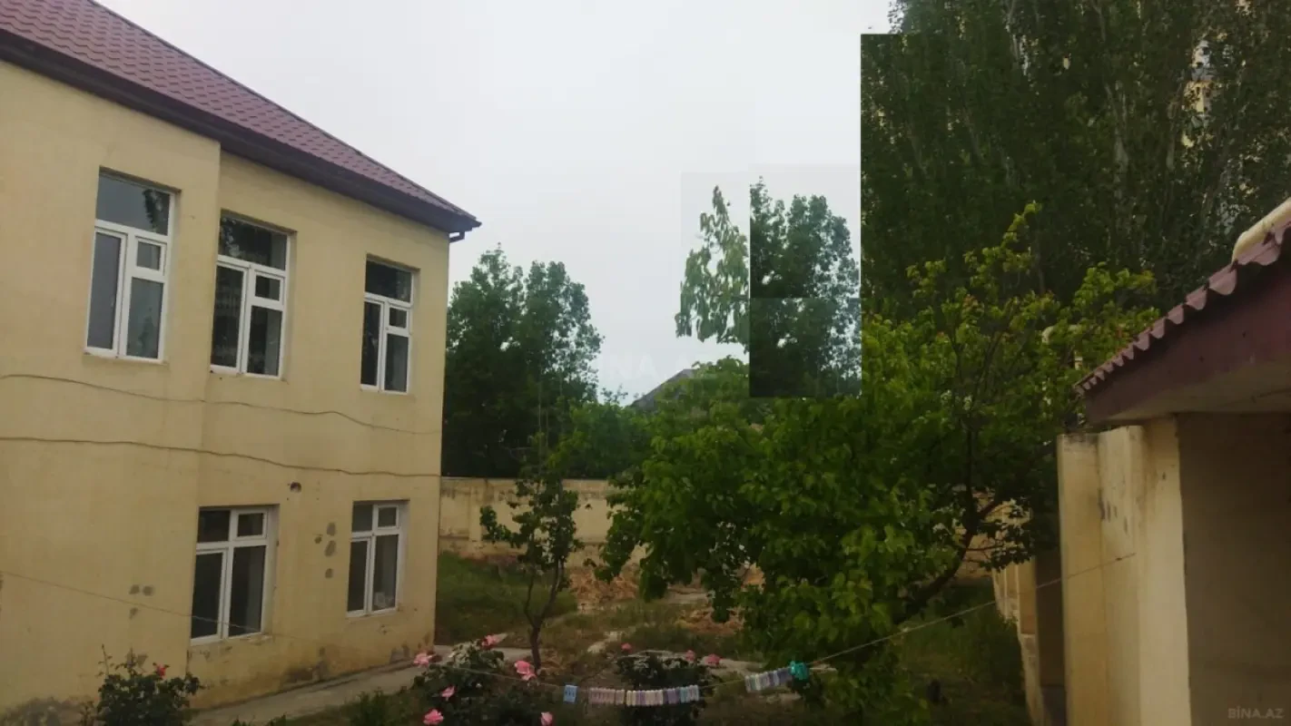 Satılır 7 otaqlı həyət evi 300 m²