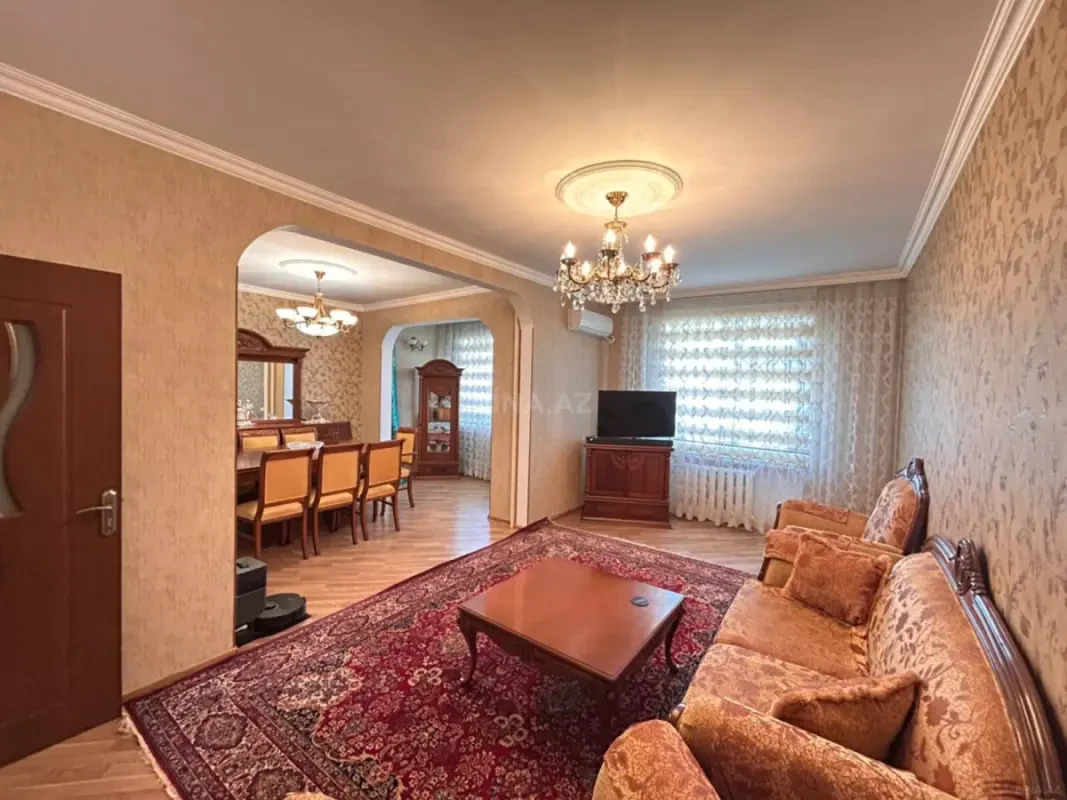 Satılır 4 otaqlı mənzil 120 m²