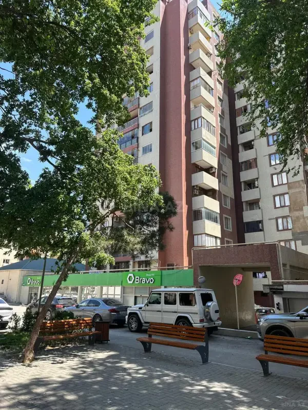 Satılır 2 otaqlı mənzil 93 m²