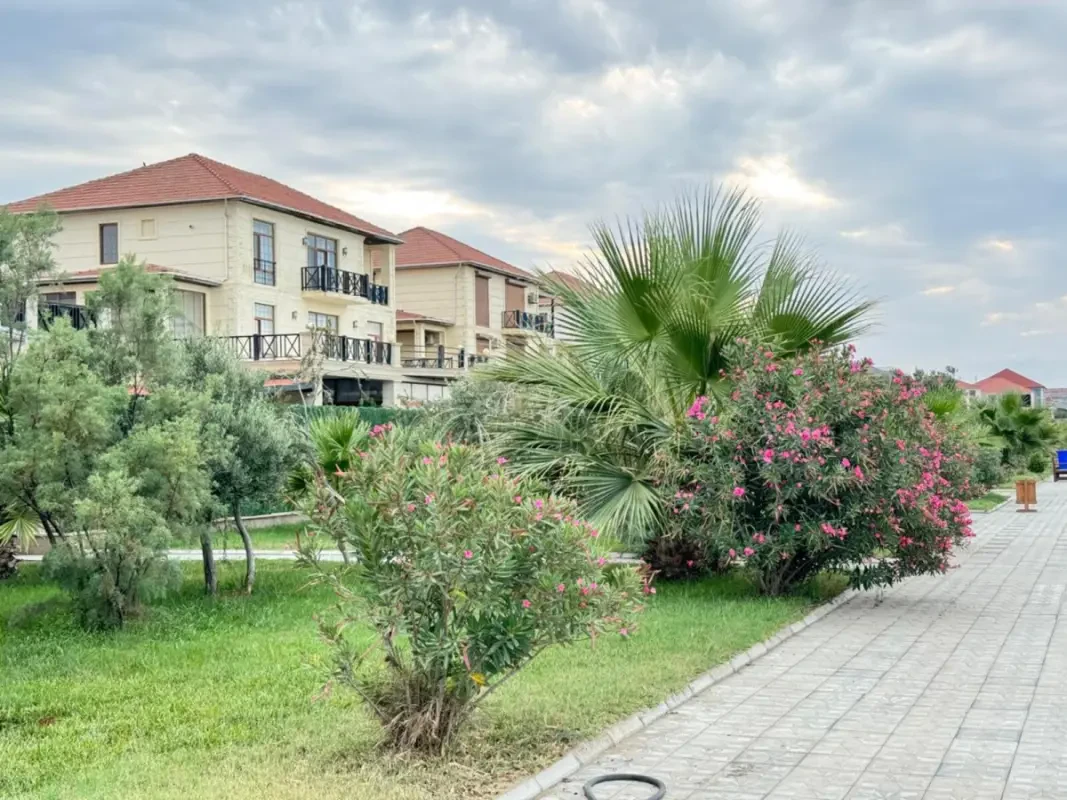 Kirayə verilir 2 otaqlı həyət evi 120 m²