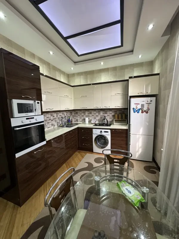 Kirayə verilir 5 otaqlı həyət evi 240 m²