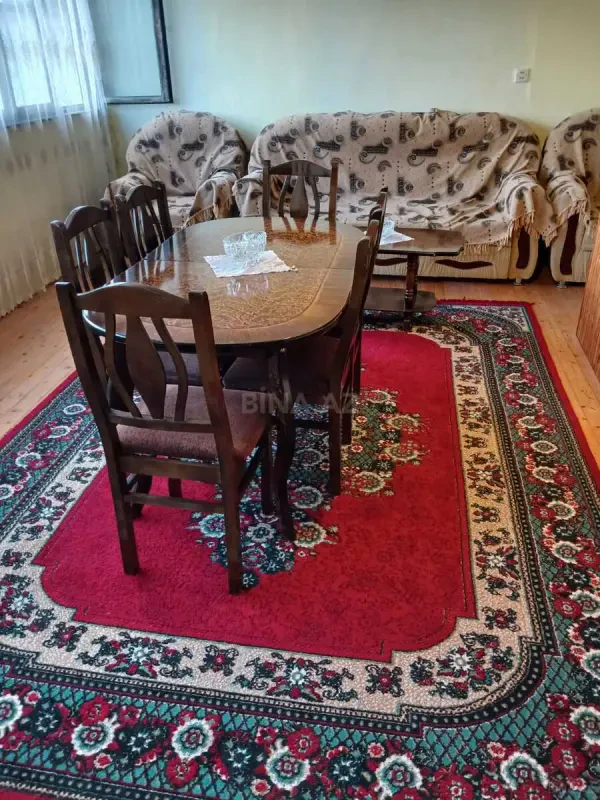 Kirayə verilir 6 otaqlı həyət evi 200 m²