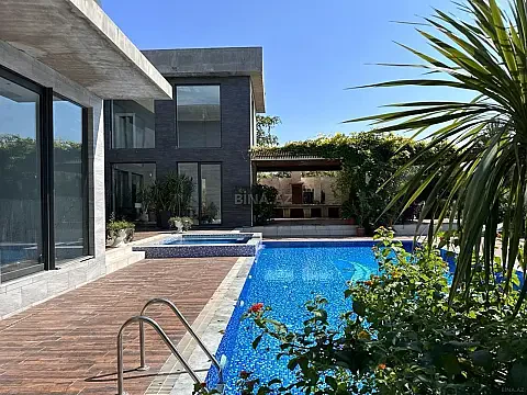 Kirayə verilir 4 otaqlı həyət evi 300 m² — Bakı, Şüvəlan 4 otaq 300.00 m²
