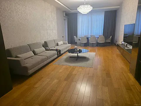Satılır 3 otaqlı mənzil 157.1 m² — Bakı 3 otaq 157.10 m²