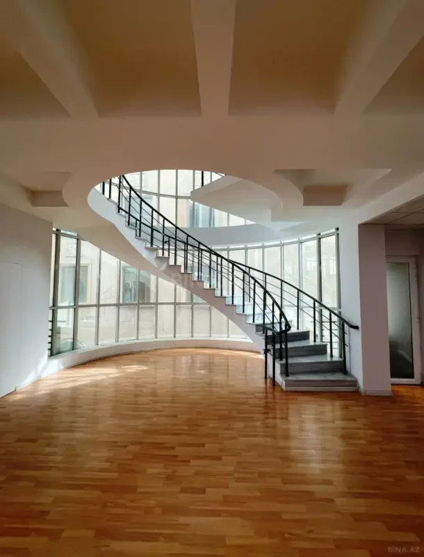 Kirayə verilir 20 otaqlı ofis 2000 m²