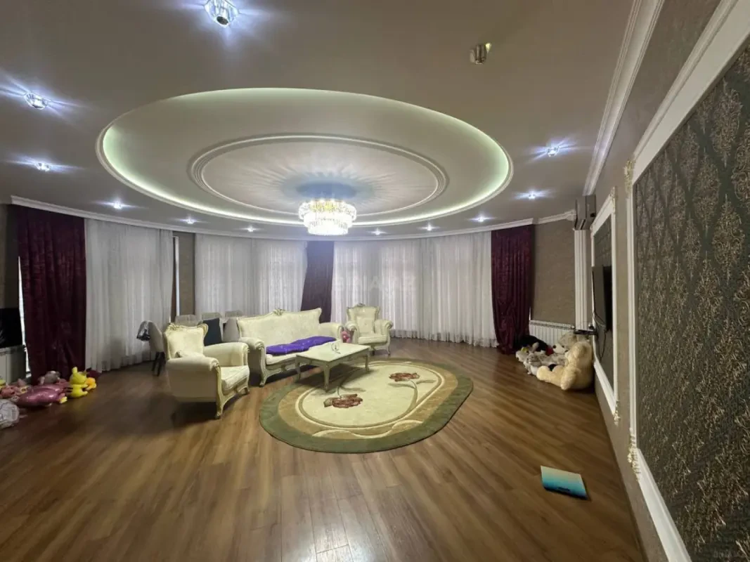 Satılır 3 otaqlı mənzil 166 m²