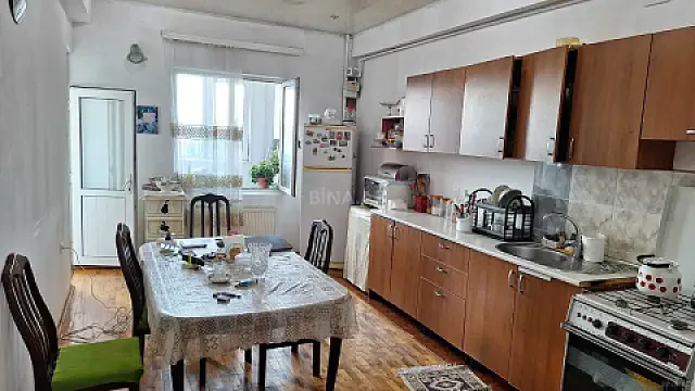 Satılır 3 otaqlı mənzil 130 m² — Bakı, 8-ci mikrorayon 3 otaq 130.00 m²