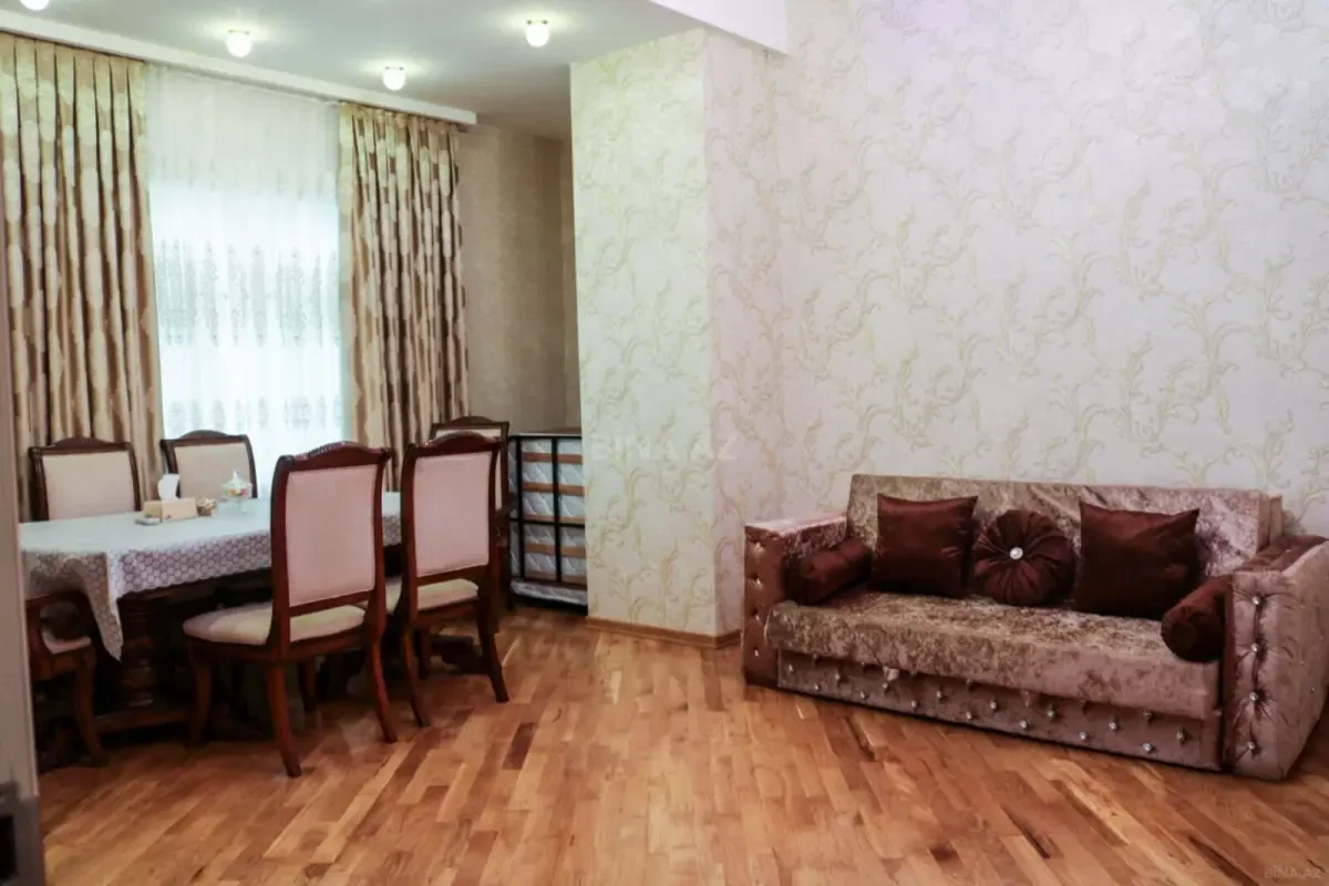 Kirayə verilir 2 otaqlı mənzil 65 m²