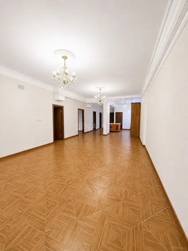 Kirayə verilir 5 otaqlı ofis 175 m²