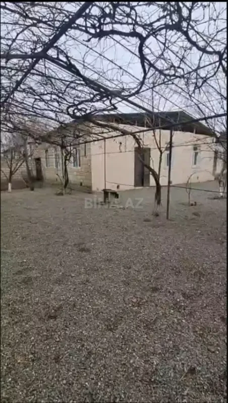 Satılır 5 otaqlı mənzil 250 m²