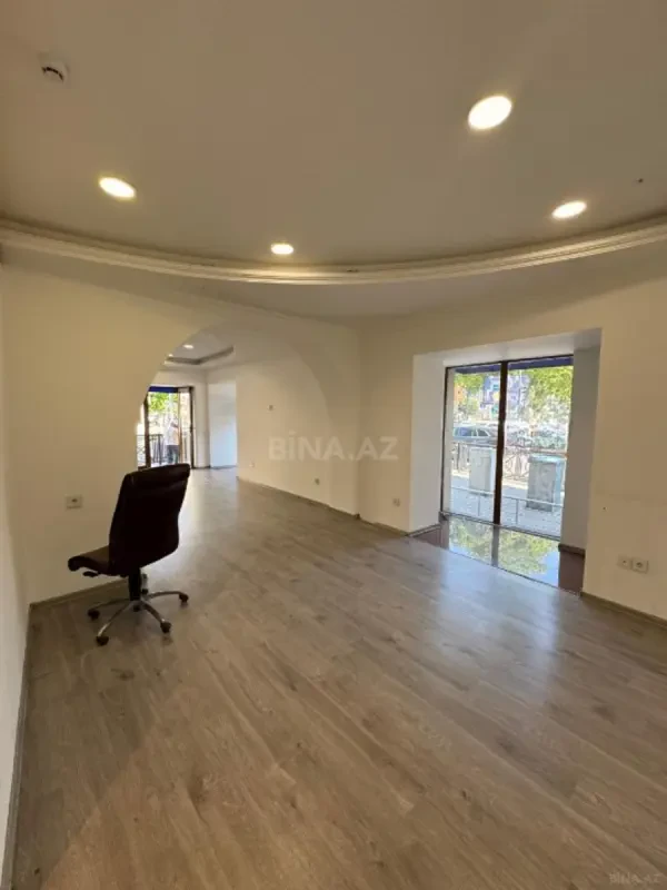 Kirayə verilir obyekt 67 m²