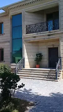 Satılır 5 otaqlı həyət evi 300 m² — Bakı, Novxanı 5 otaq 300.00 m²