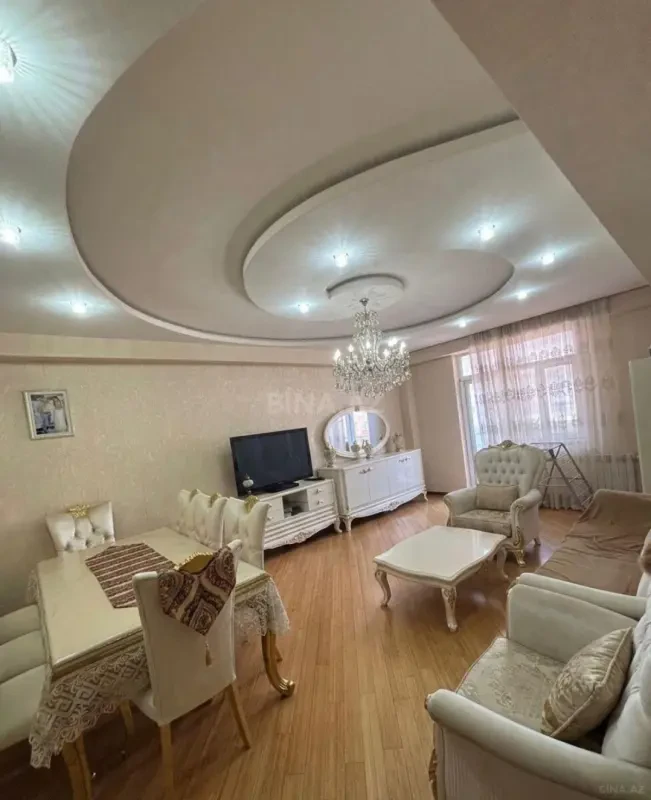Satılır 3 otaqlı mənzil 82 m²