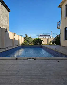 Kirayə verilir 5 otaqlı həyət evi 300 m² — Bakı, Şüvəlan 5 otaq 300.00 m²