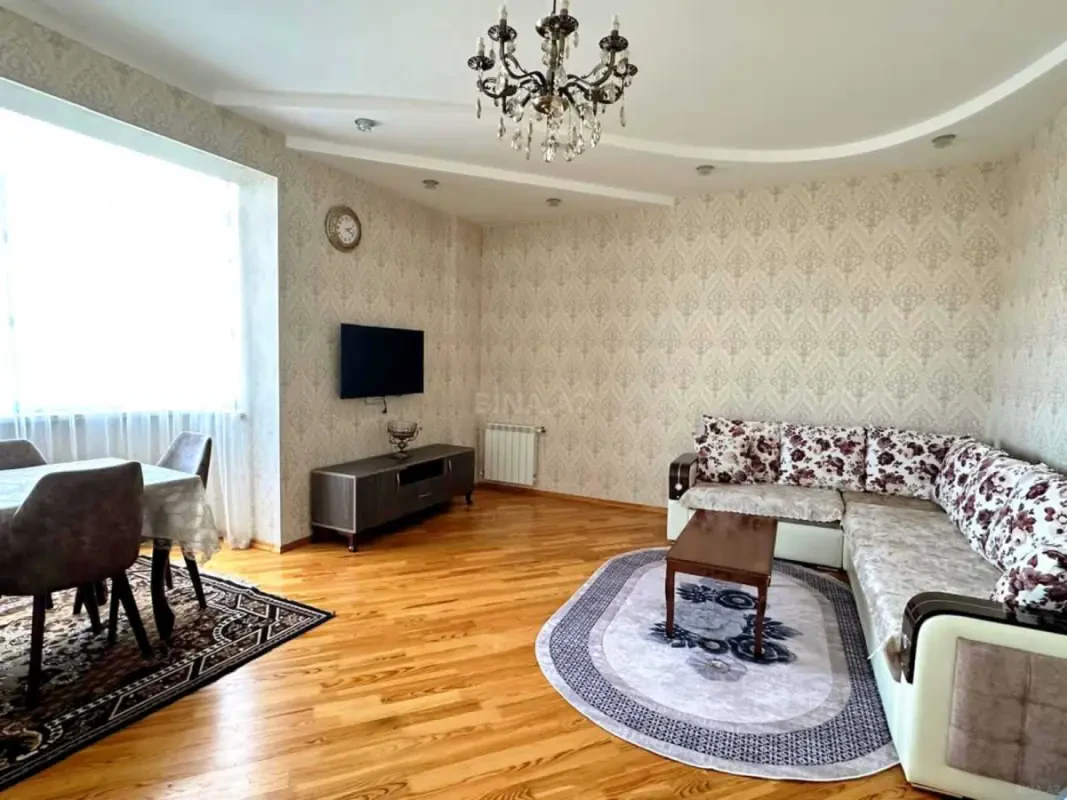 Satılır 3 otaqlı mənzil 120 m²