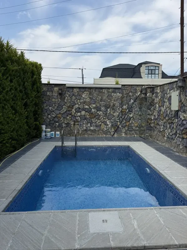 Kirayə verilir 5 otaqlı həyət evi 300 m²