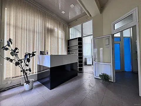 Kirayə verilir obyekt 190 m² — Bakı, Nizami 190.00 m²