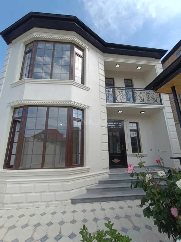 Satılır 5 otaqlı həyət evi 200 m²