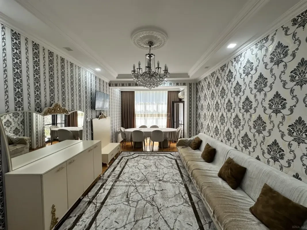 Satılır 4 otaqlı mənzil 113 m²