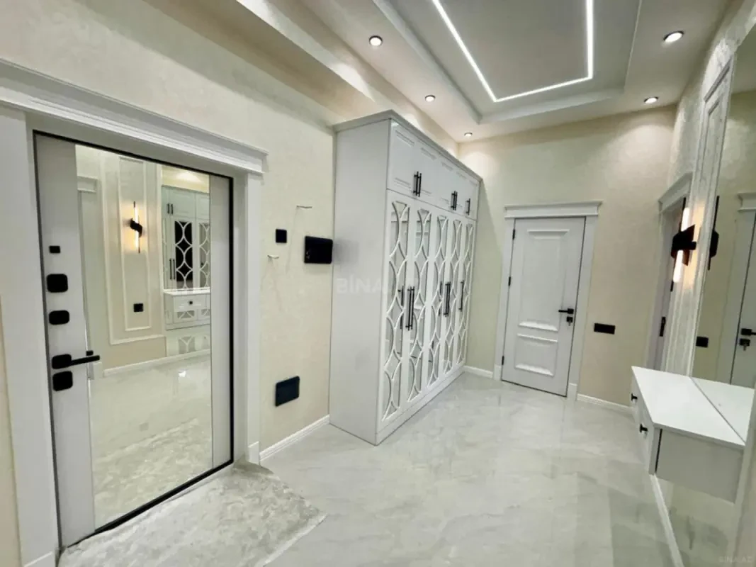 Satılır 3 otaqlı mənzil 126.7 m²