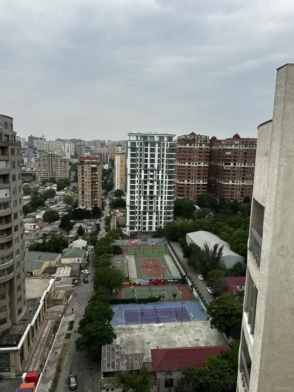 Kirayə verilir 2 otaqlı mənzil 110 m²