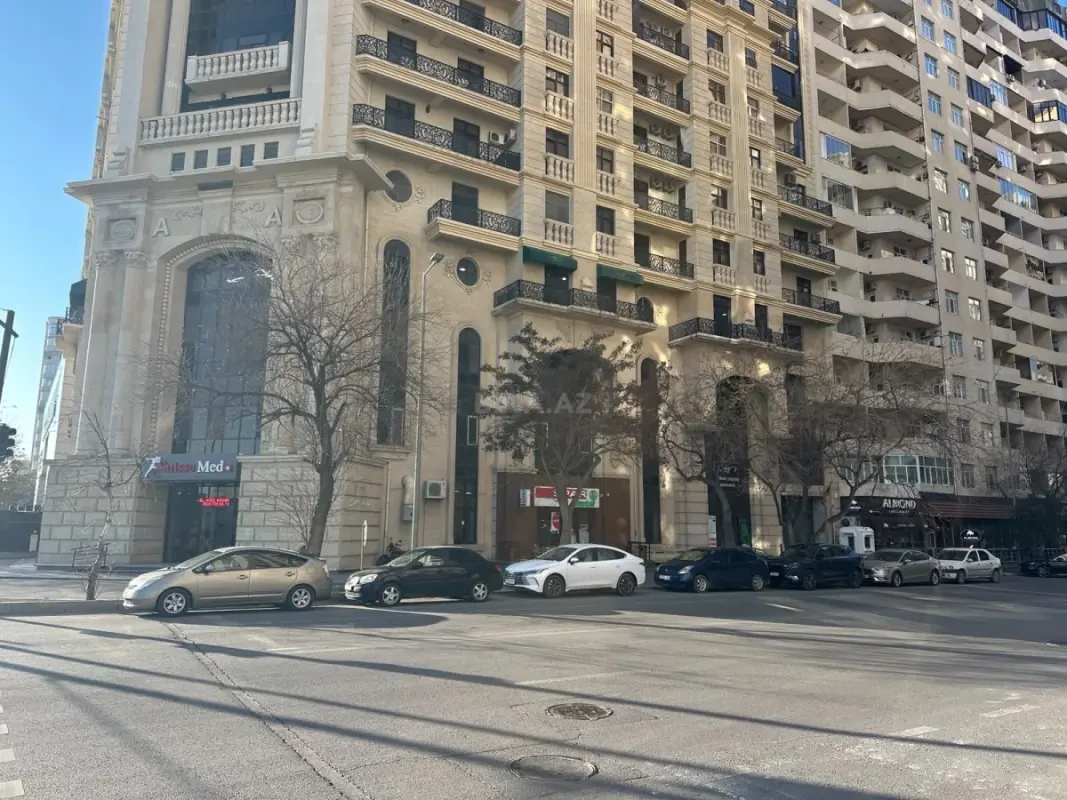 Kirayə verilir 13 otaqlı ofis 870 m²