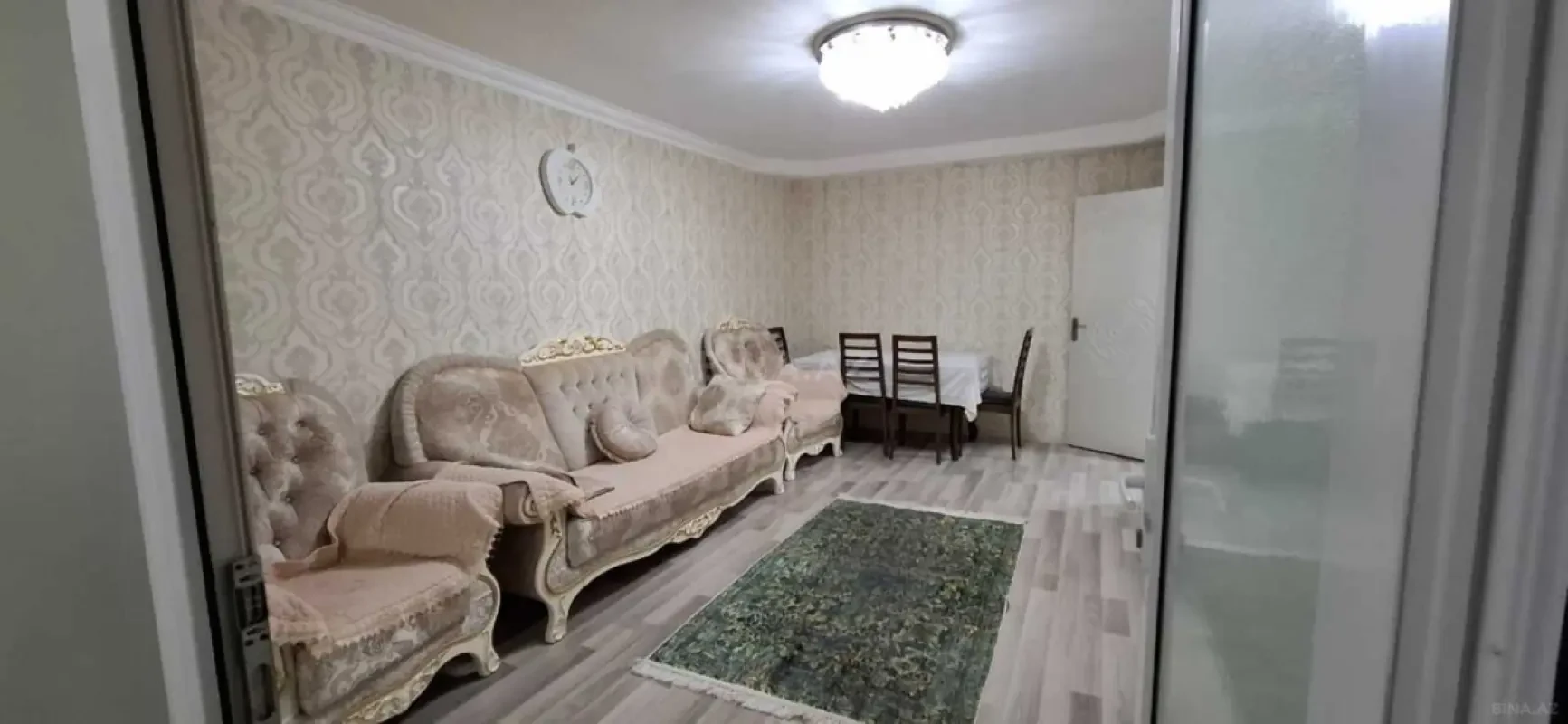 Kirayə verilir 2 otaqlı mənzil 50 m²