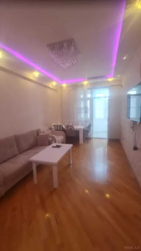 Kirayə verilir 2 otaqlı mənzil 60 m²