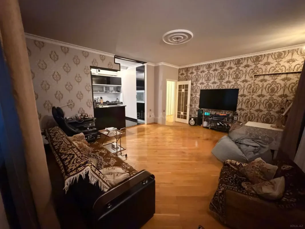 Satılır 3 otaqlı mənzil 110 m²