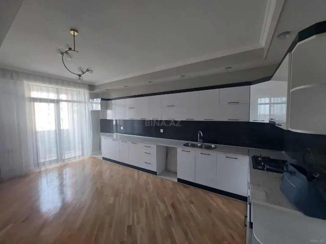 Satılır 2 otaqlı mənzil 105 m²
