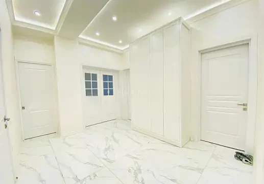 Satılır 3 otaqlı mənzil 130 m² — Bakı, İnşaatçılar 3 otaq 130.00 m²