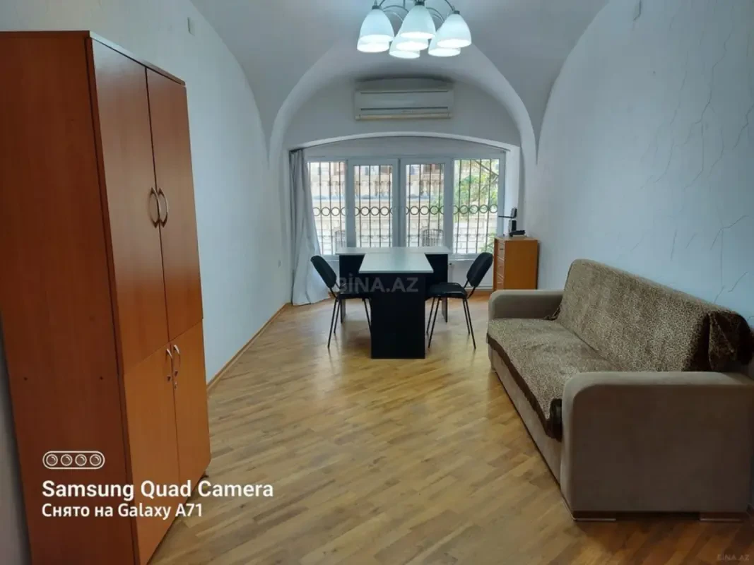 Kirayə verilir 2 otaqlı ofis 65 m²