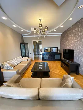 Kirayə verilir 3 otaqlı mənzil 150 m² — Bakı, Nərimanov 3 otaq 150.00 m²