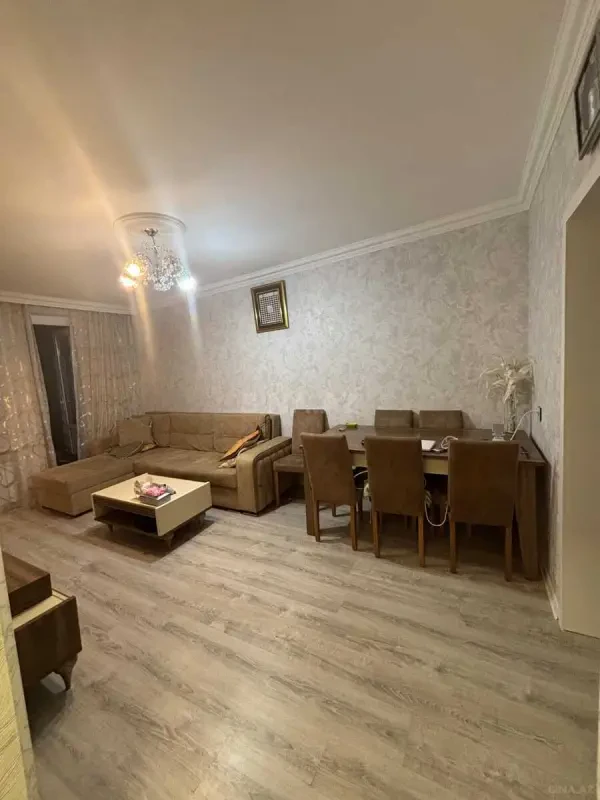 Kirayə verilir 2 otaqlı mənzil 55 m²