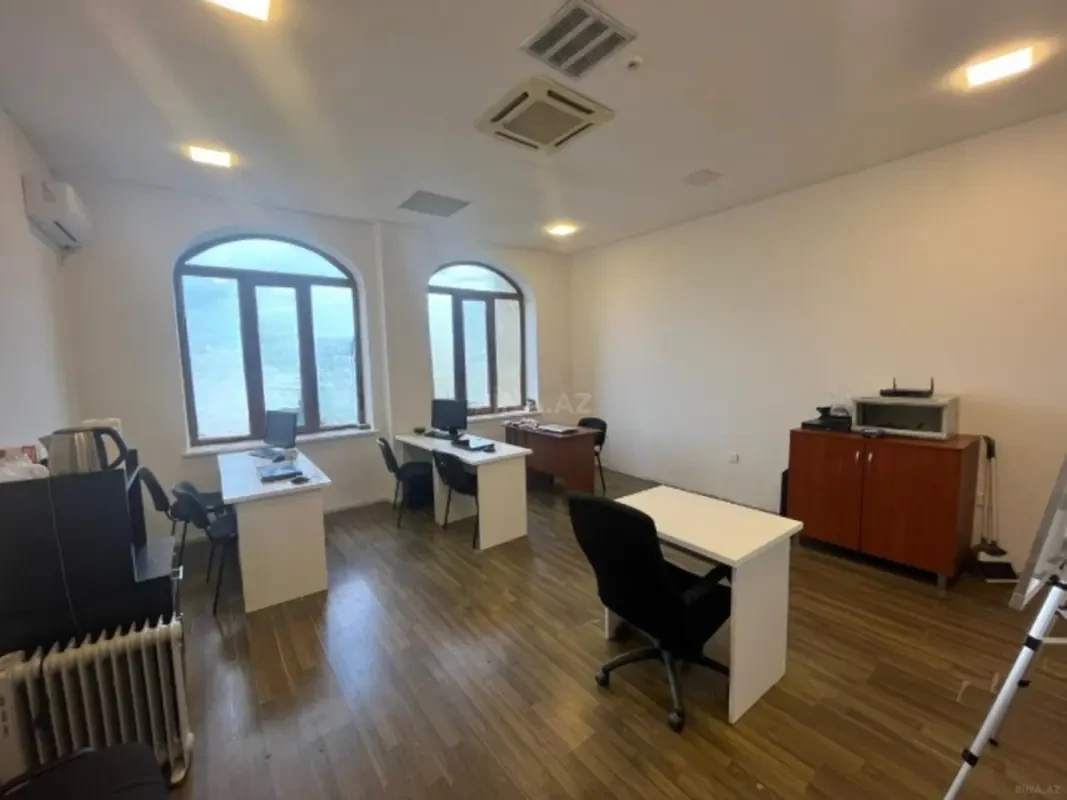 Kirayə verilir 1 otaqlı ofis 25 m²