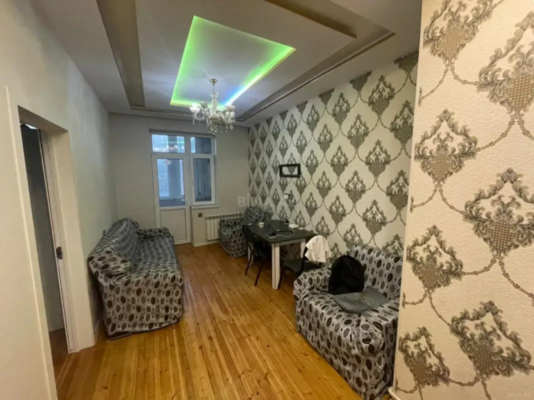 Kirayə verilir 2 otaqlı mənzil 70 m²